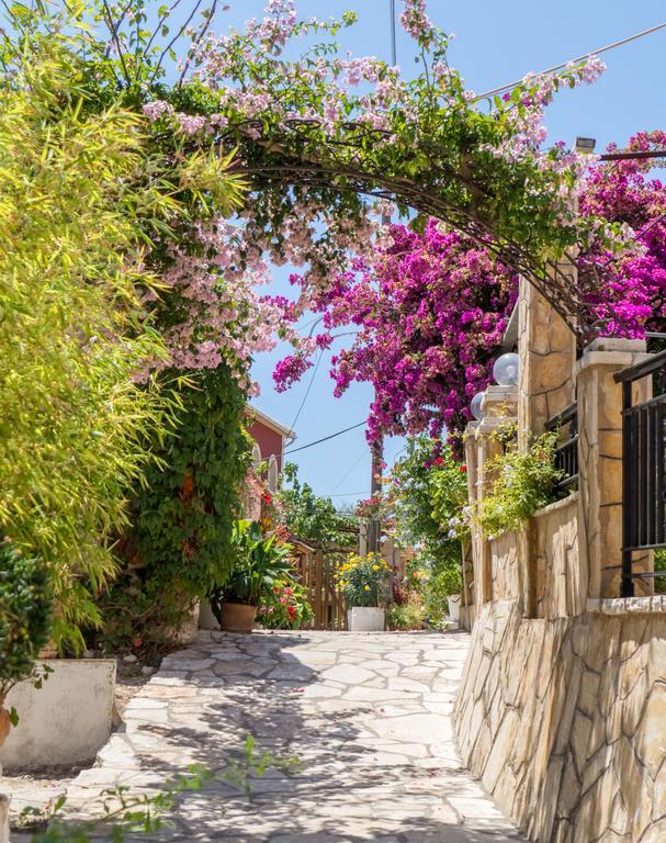 Maria Apartments Agios Georgios Pagon Exteriör bild